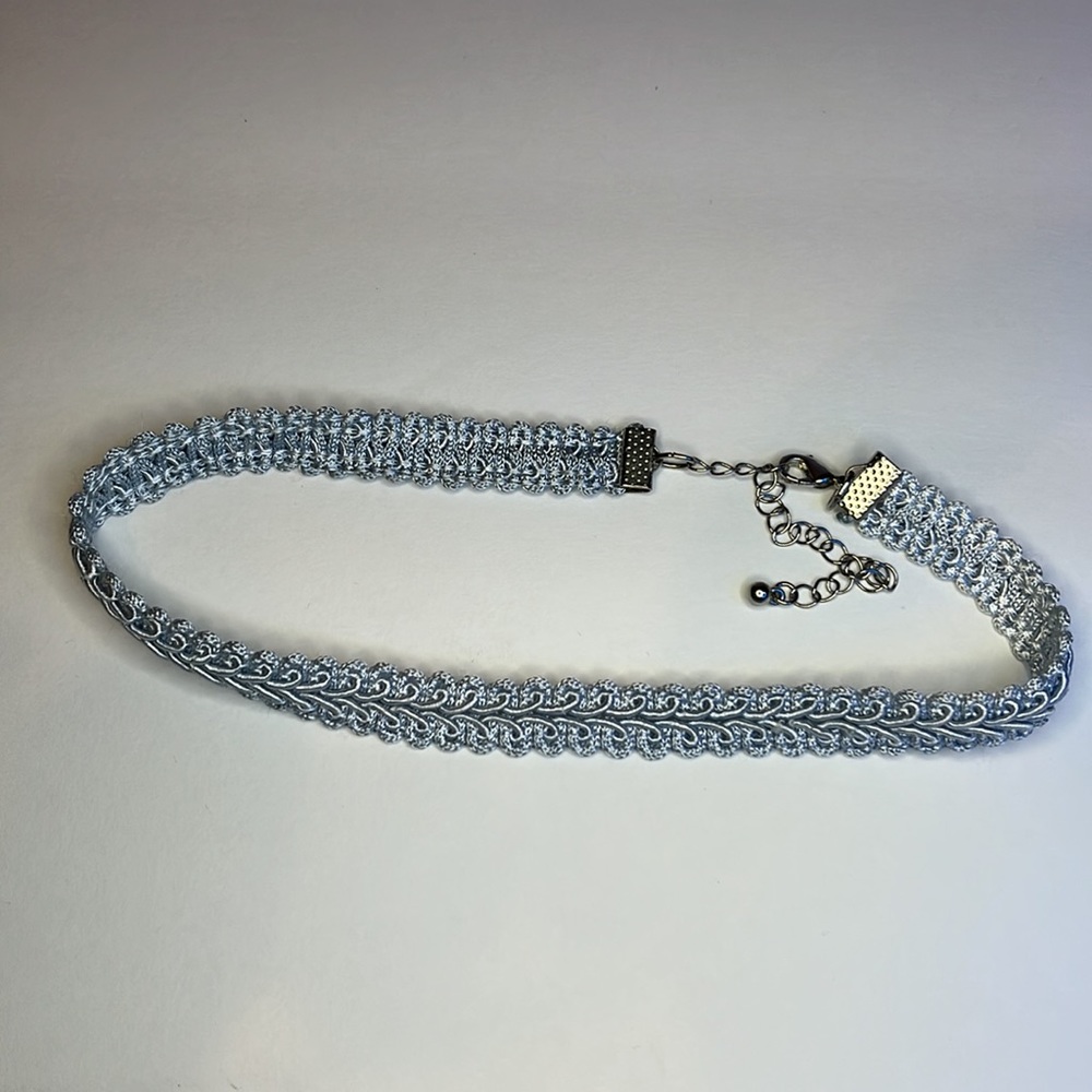 Baby blue threaded/woven pattern choker necklace with silver clasp - Picture 3 of 7